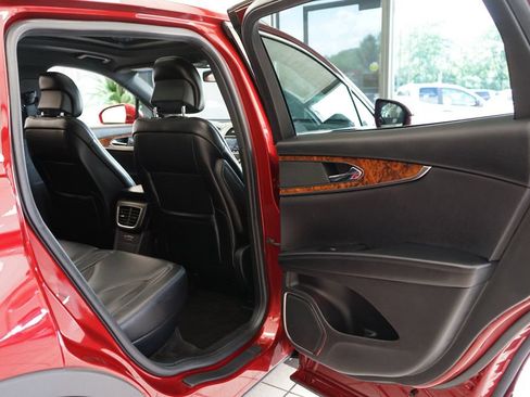 Used 2018 Lincoln MKX Reserve w/ Lincoln MKX Climate Package FWD image 49