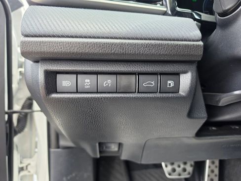 Used 2025 Toyota Camry SE FWD image 22