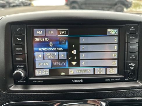 Certified 2016 Chrysler Town & Country Touring image 34