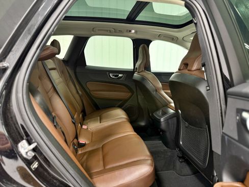 Used 2019 Volvo XC60 T6 Momentum w/ Premium Package AWD/4WD image 32