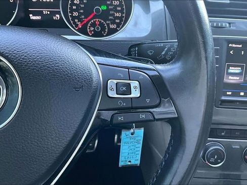 Used 2017 Volkswagen Golf Alltrack S image 12