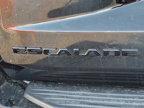 Used 2021 Cadillac Escalade ESV Sport Platinum w/ LPO, ONYX Package image 39