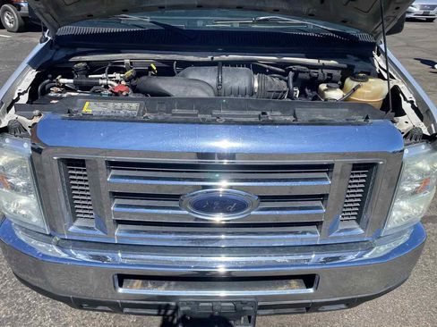 Used 2009 Ford E-350 and Econoline 350 XLT image 10