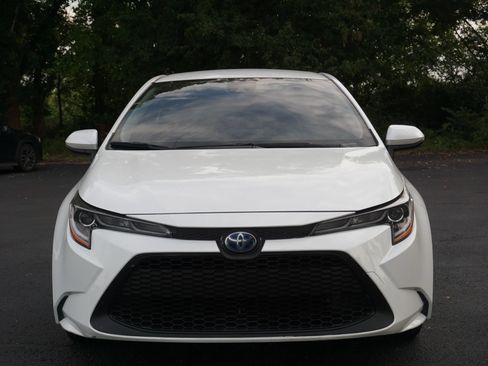 Used 2022 Toyota Corolla LE w/ Premium Interior Package FWD image 2