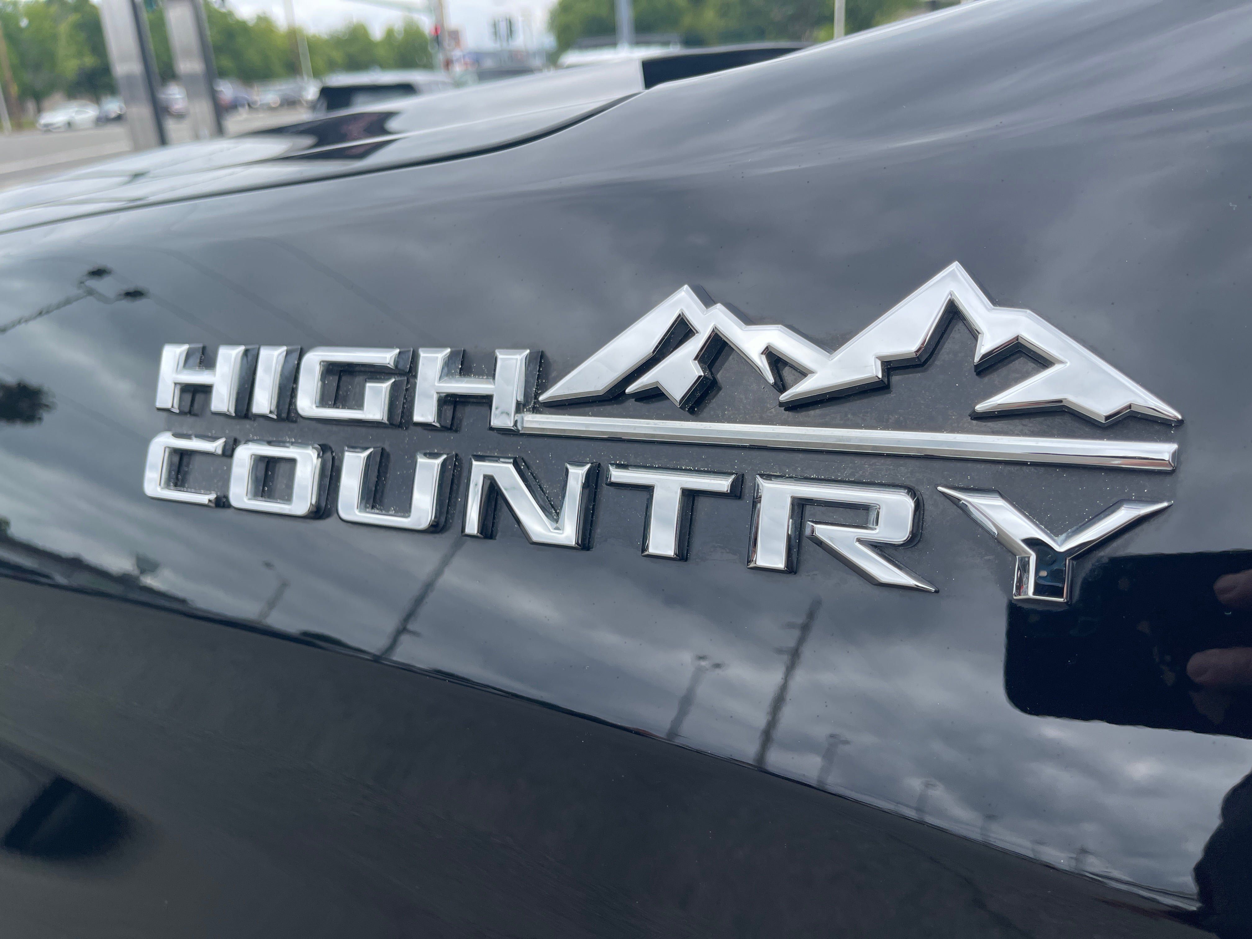 Used 2023 Chevrolet Silverado 1500 High Country w/ High Country Premium Package AWD/4WD image 9