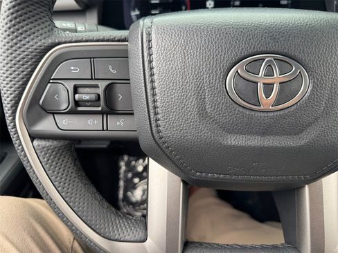 Used 2024 Toyota Tacoma TRD Sport image 29