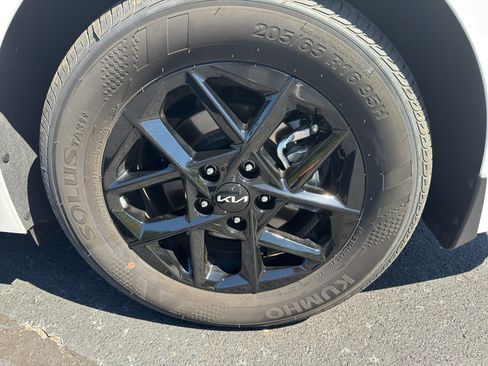 Certified 2026 Kia K5 LXS FWD image 16