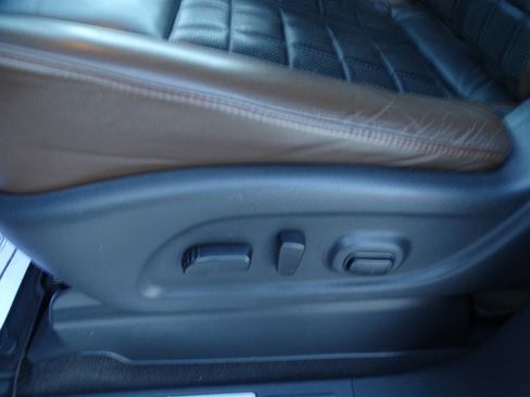 Used 2017 Nissan Titan Platinum Reserve image 14