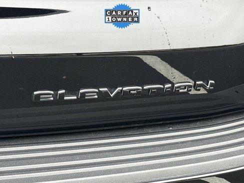 Used 2025 GMC Yukon Elevation image 12