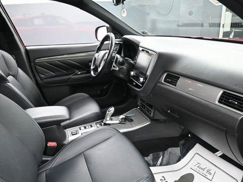 Used 2021 Mitsubishi Outlander SEL image 40