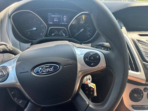 Used 2014 Ford Focus SE FWD image 14