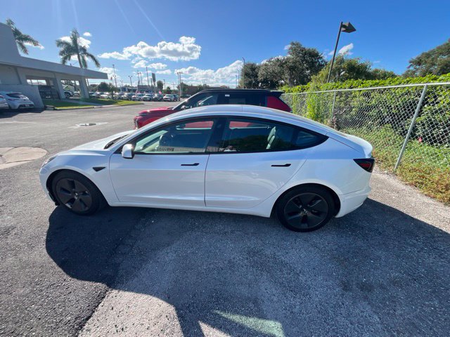 Used 2021 Tesla Model 3 Standard Range Plus RWD image 5