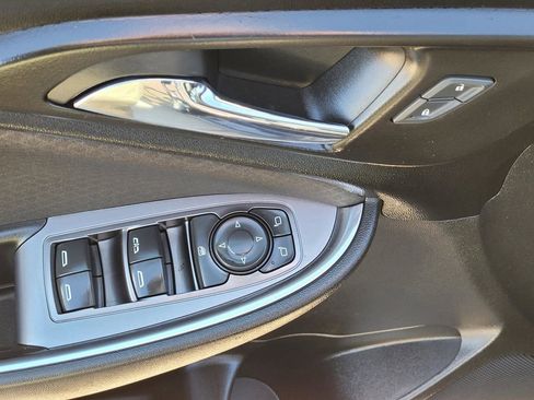 Used 2017 Chevrolet Malibu LT w/ Sport Package image 19