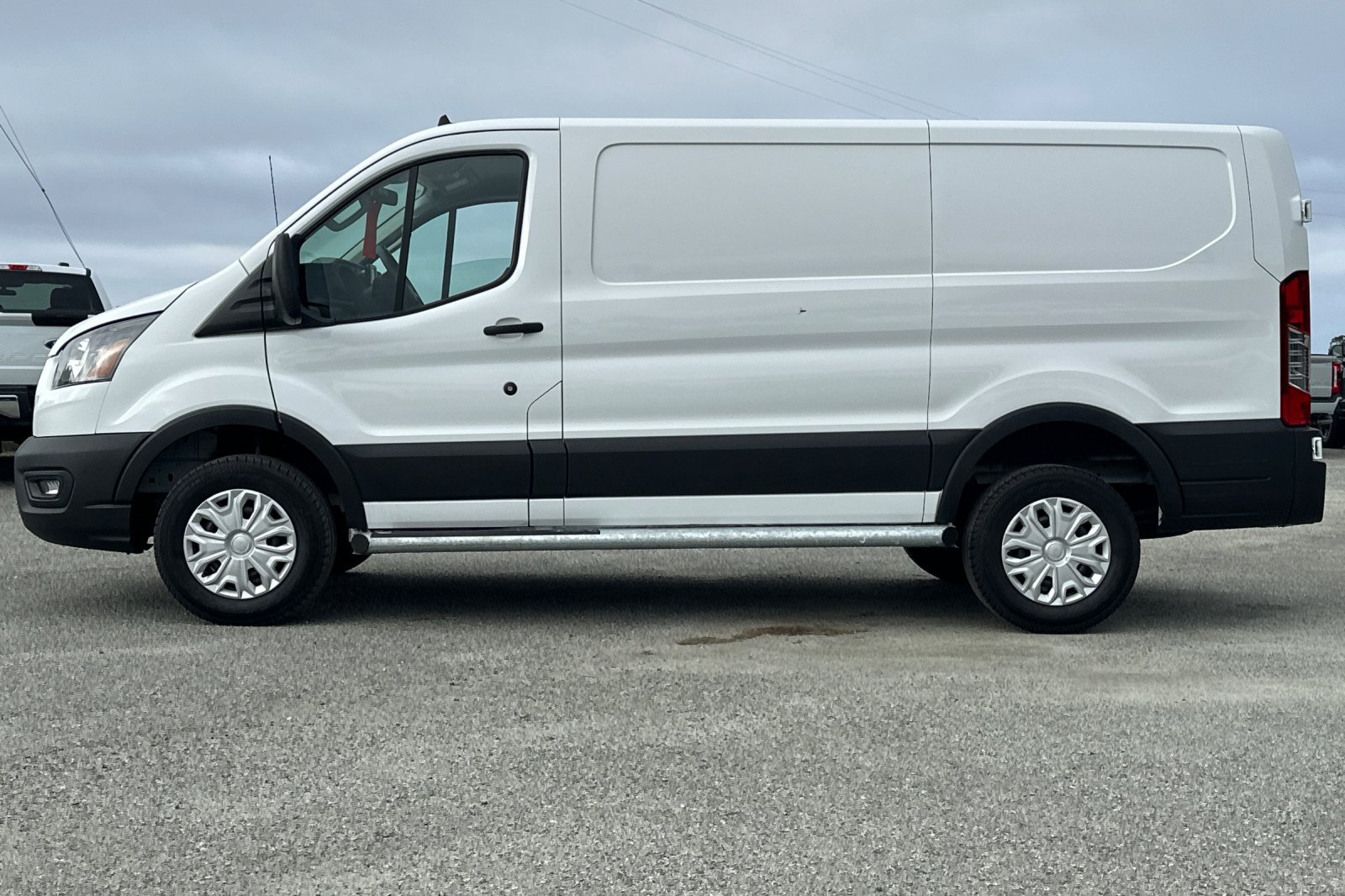 Used 2025 Ford Transit 250 Low Roof w/ Exterior Upgrade Package RWD image 2