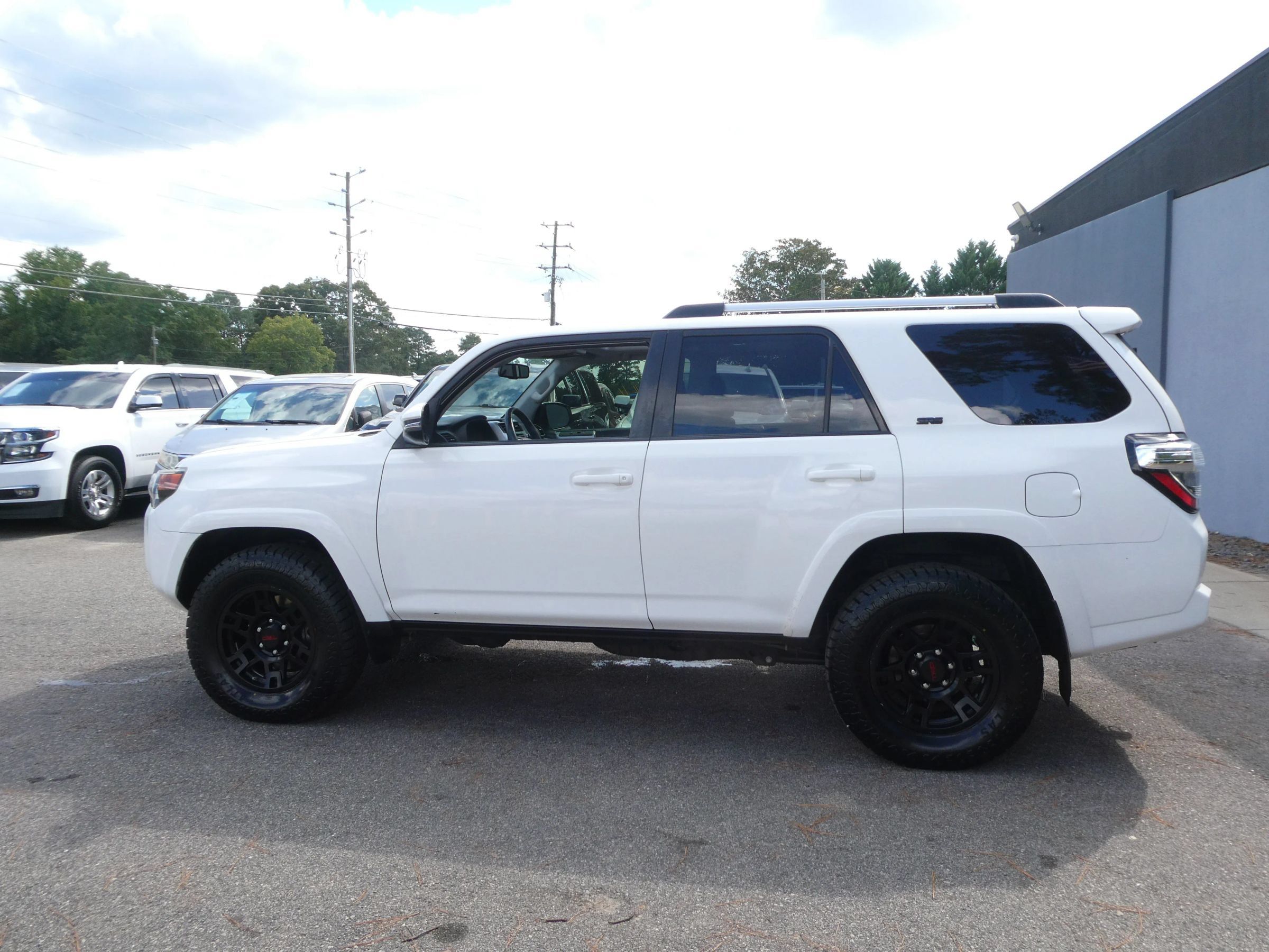 Used 2019 Toyota 4Runner SR5 Premium AWD/4WD image 9
