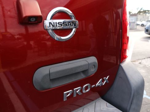 Used 2015 Nissan Xterra PRO-4X AWD/4WD image 13