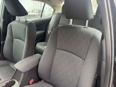 Used 2025 Toyota Corolla LE image 34