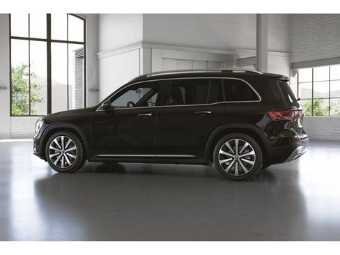 Certified 2022 Mercedes-Benz GLB 250 4MATIC image 33