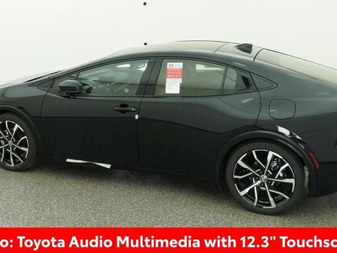 New 2026 Toyota Prius Plug-In Hybrid FWD image 5