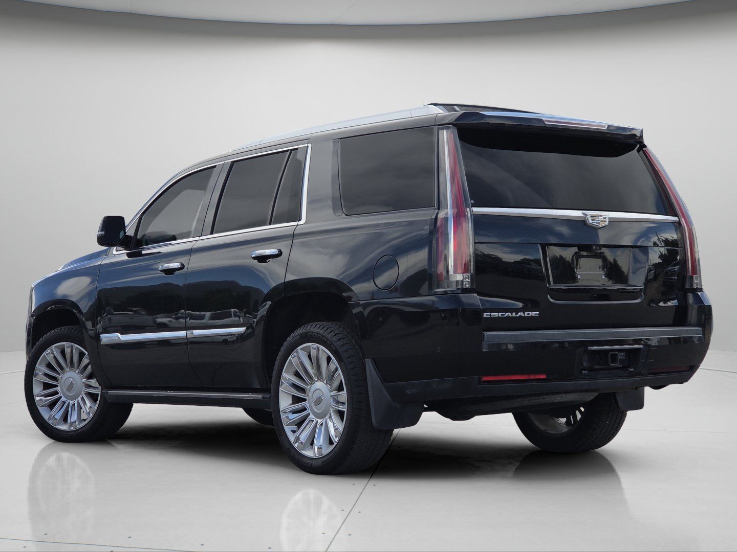 Used 2017 Cadillac Escalade Platinum AWD/4WD image 29