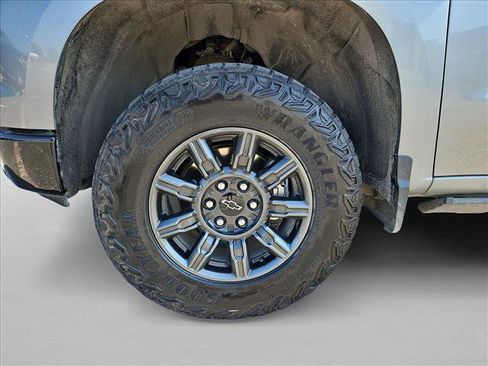 Used 2024 Chevrolet Silverado 1500 Custom Trail Boss w/ LPO, Dark Essentials Package image 23