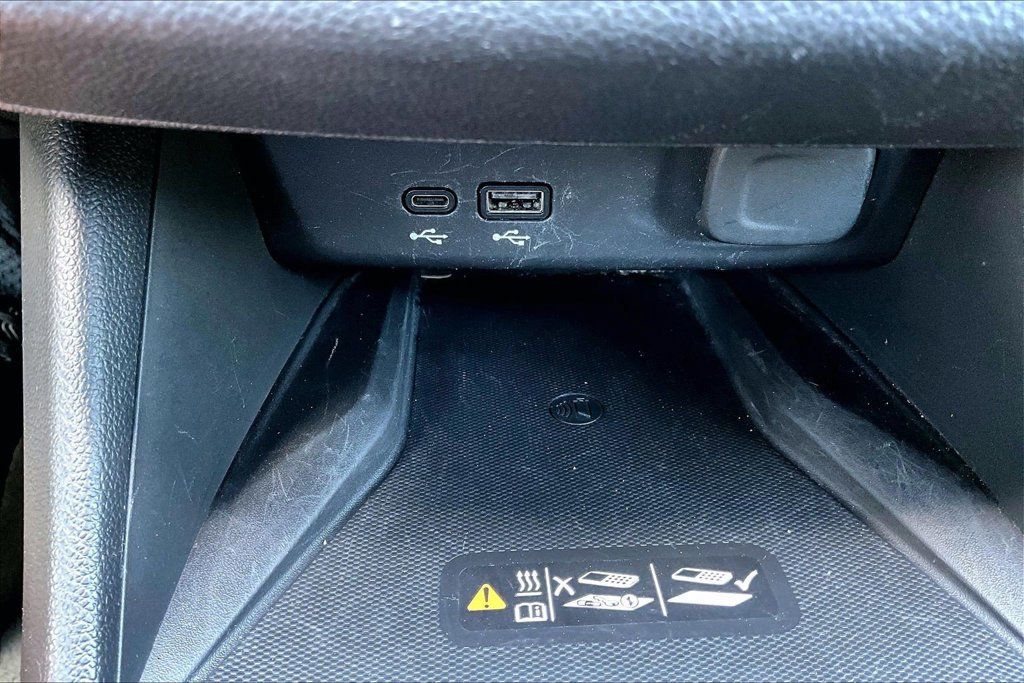 Used 2024 Buick Envista Sport Touring w/ Experience Buick Package FWD image 16
