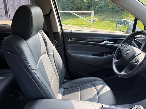 Used 2019 Buick Enclave Essence AWD/4WD image 30
