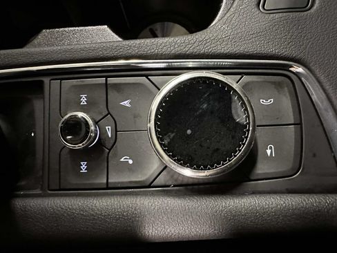Used 2023 Cadillac XT6 Premium Luxury w/ Technology Package AWD/4WD image 31