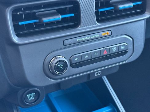 New 2025 Ford Maverick XLT w/ XLT Luxury Package image 18