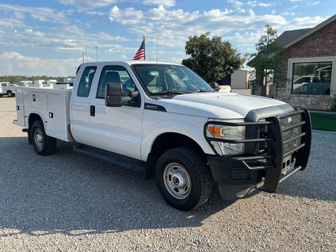 Used 2015 Ford F350 XL image 3