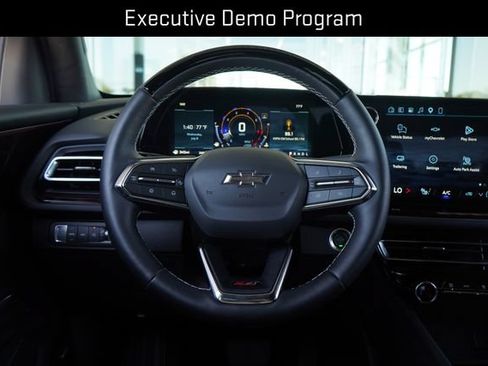 Used 2026 Chevrolet Traverse Z71 w/ Enhanced Driving Package AWD/4WD image 15