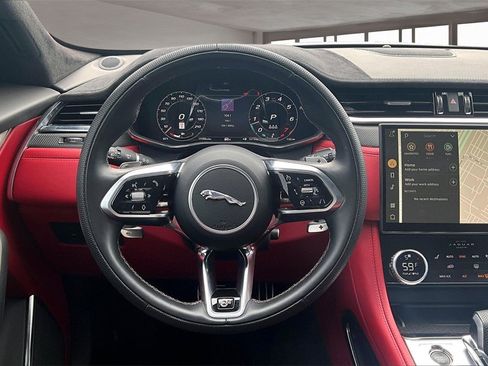 Used 2024 Jaguar F-PACE SVR image 5