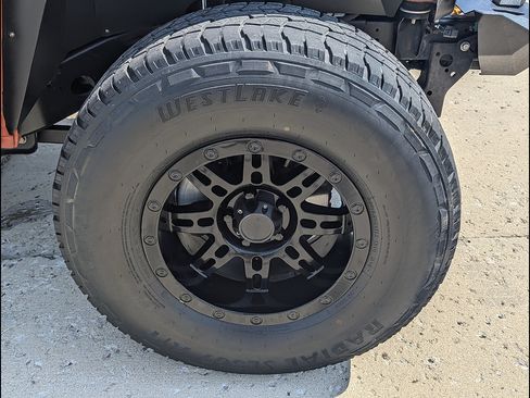 Used 2018 Jeep Wrangler Unlimited Sport S AWD/4WD image 16