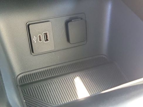 Used 2026 Ford Explorer Active RWD image 13