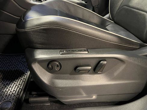 Used 2022 Volkswagen Tiguan SEL R-Line image 23