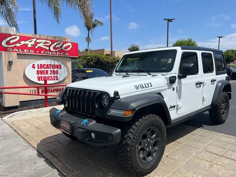 Used 2023 Jeep Wrangler Unlimited w/ Convenience Group AWD/4WD image 3