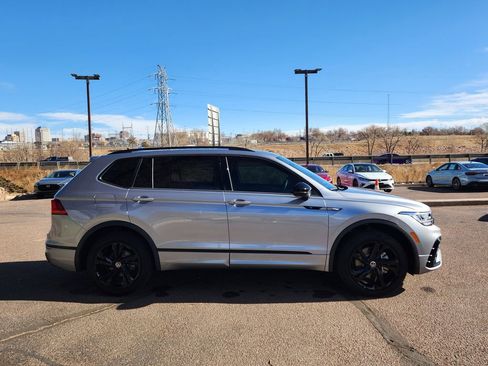 Used 2024 Volkswagen Tiguan SE R-Line image 23