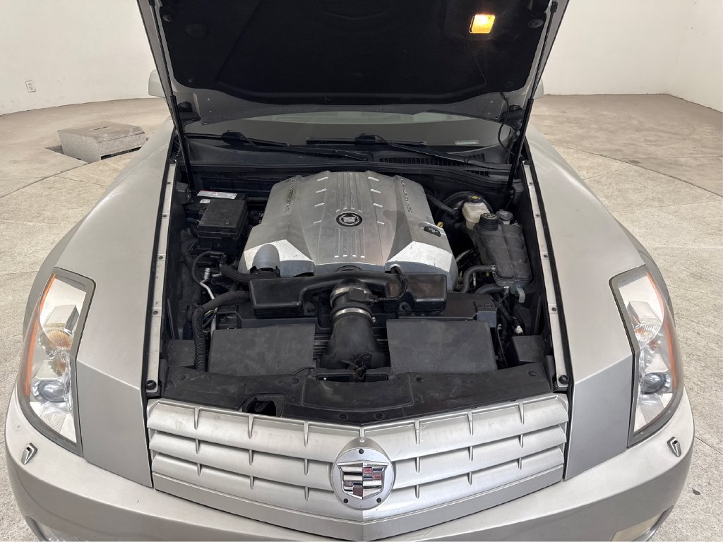 Used 2004 Cadillac XLR RWD image 19