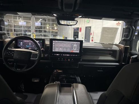 Used 2024 GMC Hummer EV 3X w/ LPO, Sport Package image 23