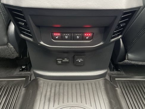 Used 2024 Toyota Tundra Platinum AWD/4WD image 21