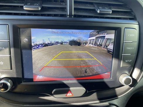 Used 2023 Kia Soul LX image 12