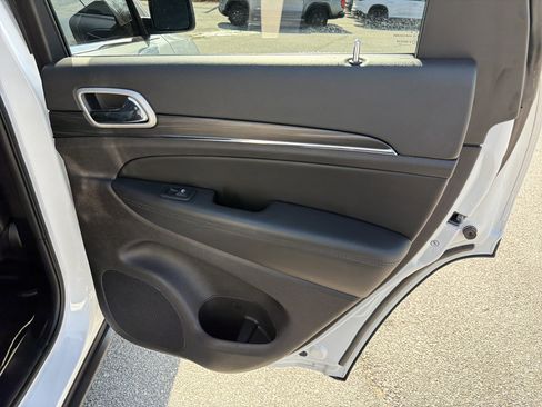 Used 2021 Jeep Grand Cherokee Limited w/ Luxury Group II image 19