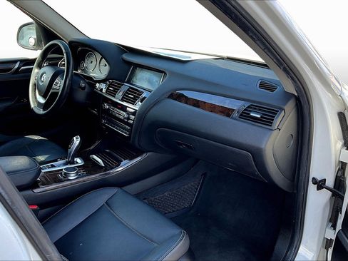 Used 2017 BMW X3 sDrive28i image 15