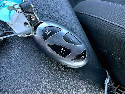 Used 2025 Hyundai Elantra Sport image 14