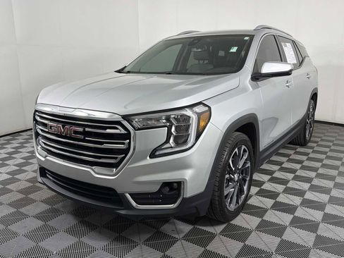 Used 2022 GMC Terrain SLT w/ Infotainment Package II FWD image 3