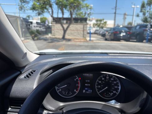 Used 2025 Nissan Sentra S FWD image 34