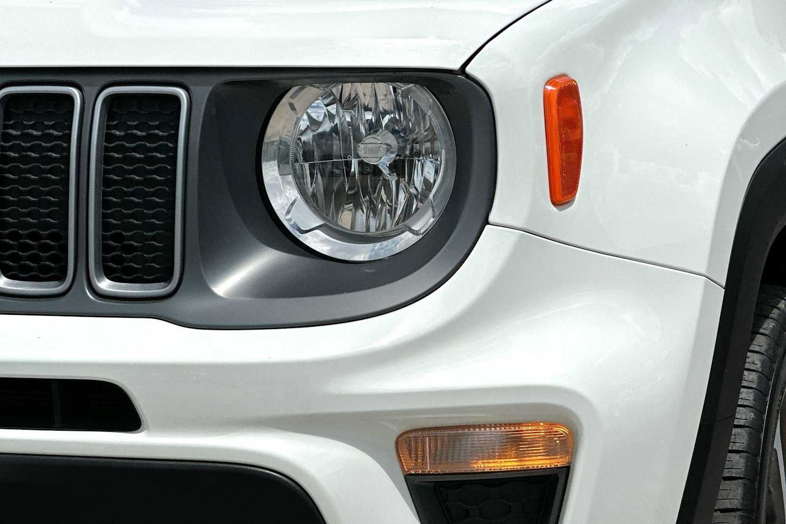 Used 2022 Jeep Renegade Limited w/ Sun, Sound & Wheels Group AWD/4WD image 16