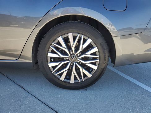 Certified 2024 Nissan Altima 2.5 SV image 13