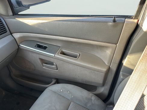 Used 2005 Jeep Grand Cherokee Laredo RWD image 18