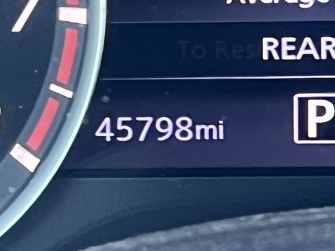 Used 2021 Nissan Titan SV w/ SV Convenience Package image 23